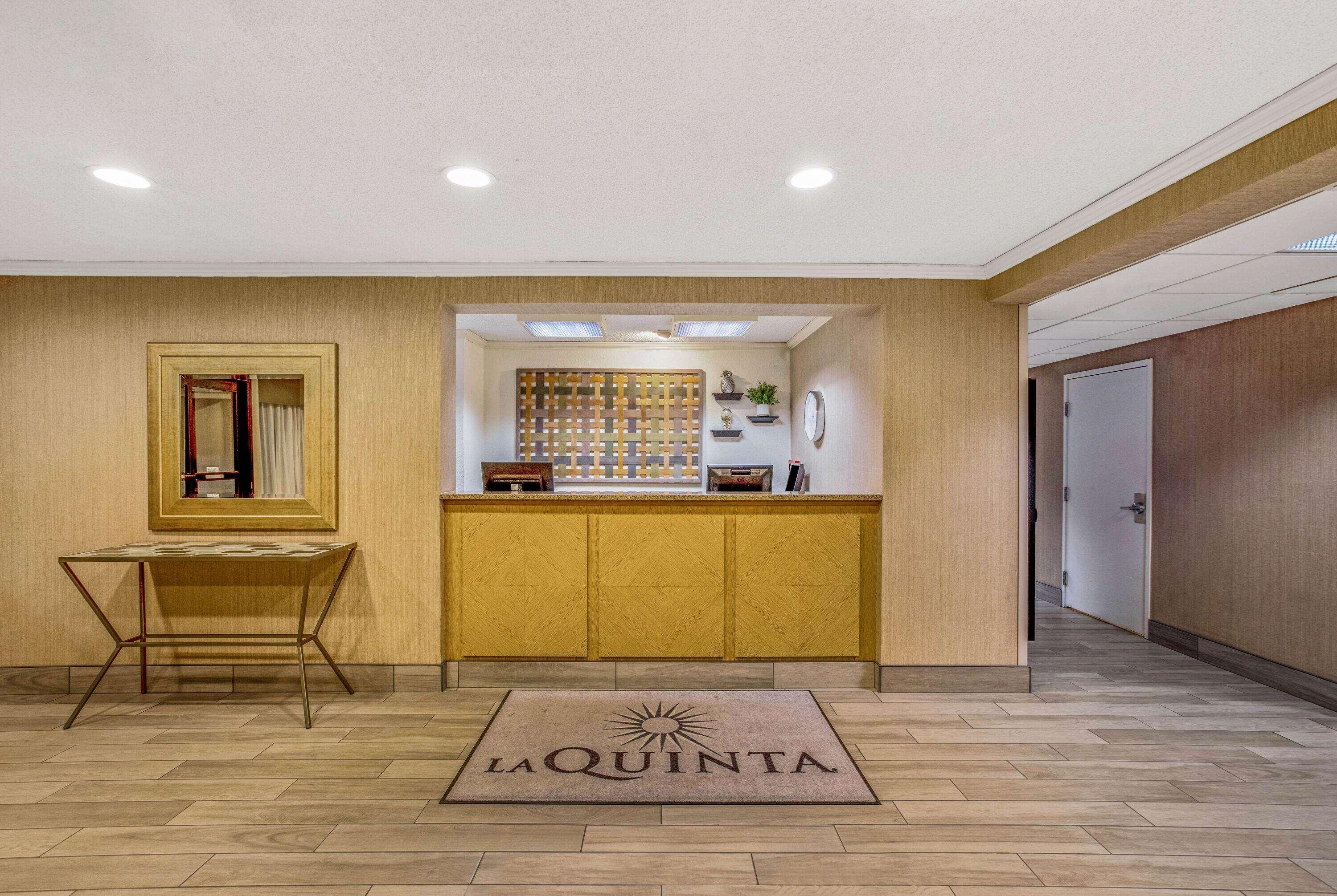 La Quinta By Wyndham Des Moines West Clive Hotel Exterior photo